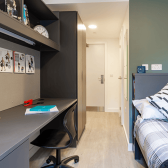 Classic En Suite - Image 1